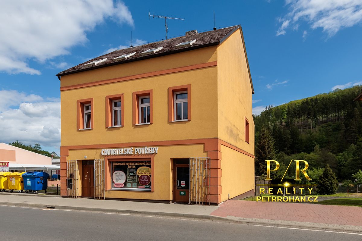 Prodej rodinného domu 172 m², pozemek 1864 m²
